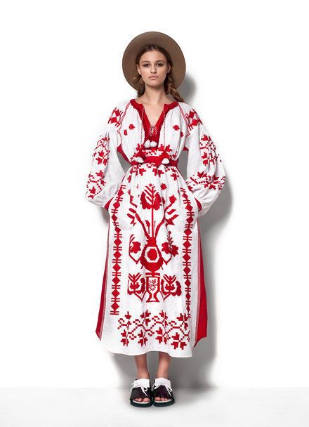 Американский Vogue назвал украинскую вышиванку модной