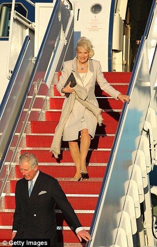 Жена принца Чарльза за 10 лет замужества помолодела и стала более гламурной: фотофакт