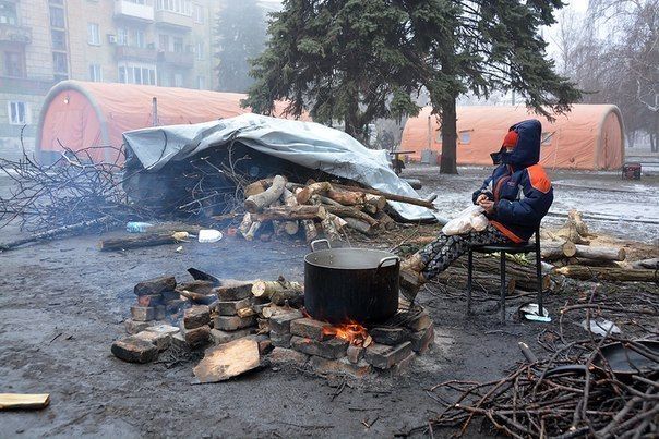"Здесь жЫвут": опубликованы фото из разрушенного Дебальцево