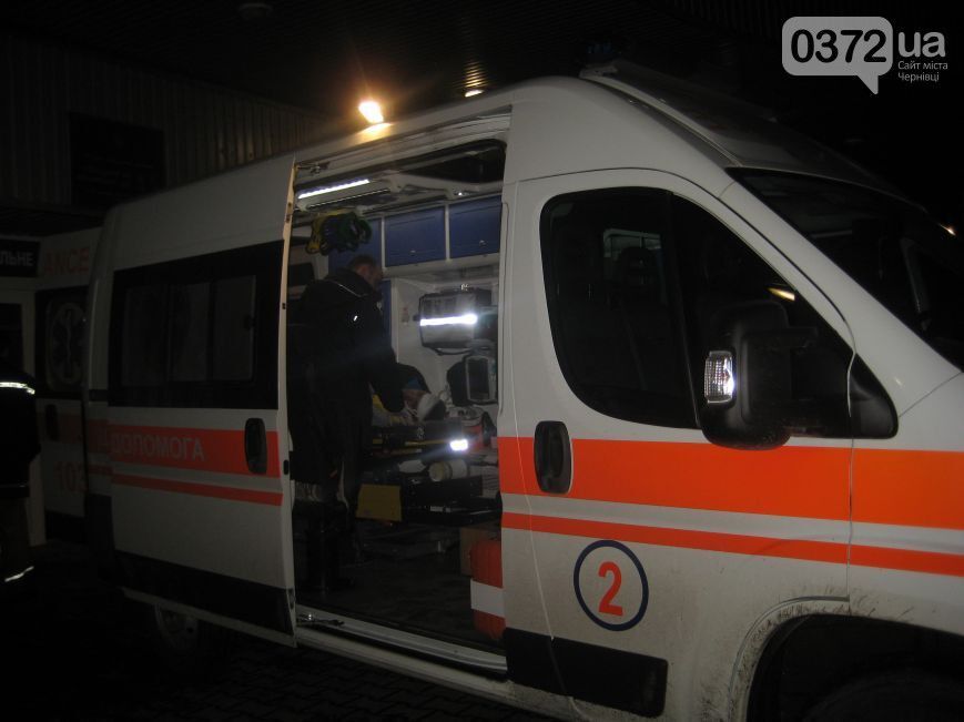 В Черновцах жестоко избили экс-депутата облсовета: фото с места событий