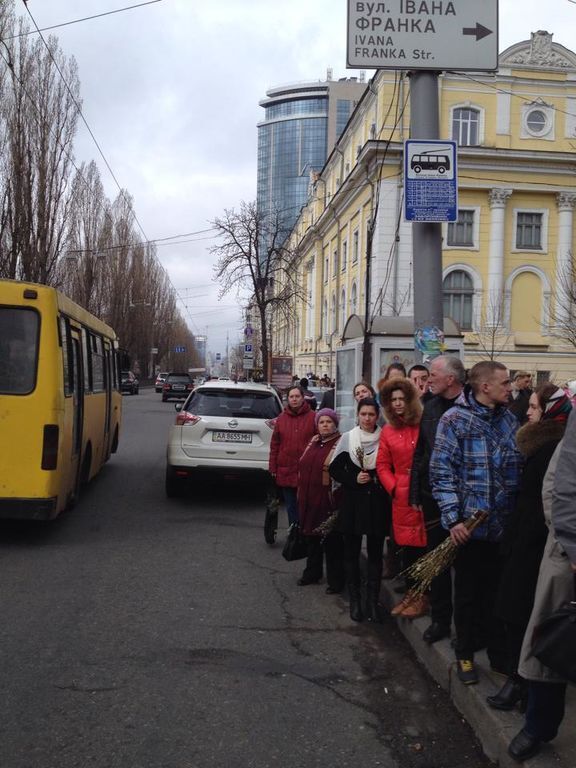 В Вербное воскресенье водители массово нарушали правила в центре Киева