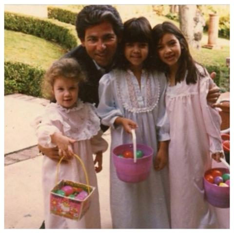 Фоторепортаж: как звёзды праздновали католическую Пасху