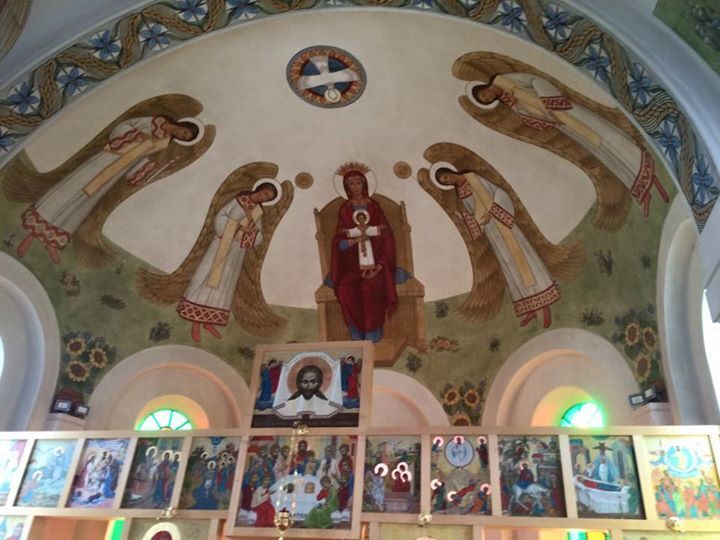 Во львовской церкви сделали невероятную фреску с Небесной Сотней: потрясающие фото