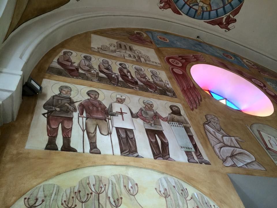 Во львовской церкви сделали невероятную фреску с Небесной Сотней: потрясающие фото