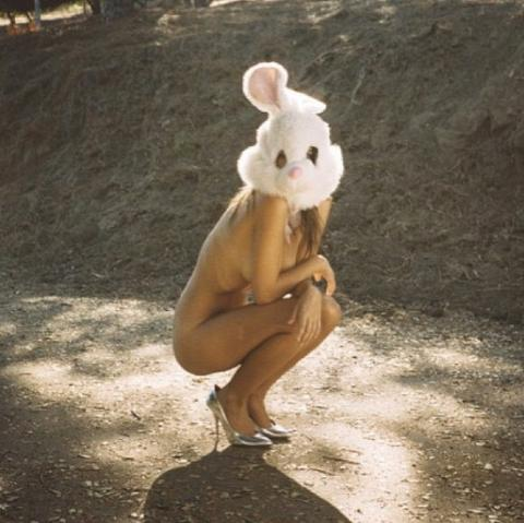 Фоторепортаж: как звёзды праздновали католическую Пасху