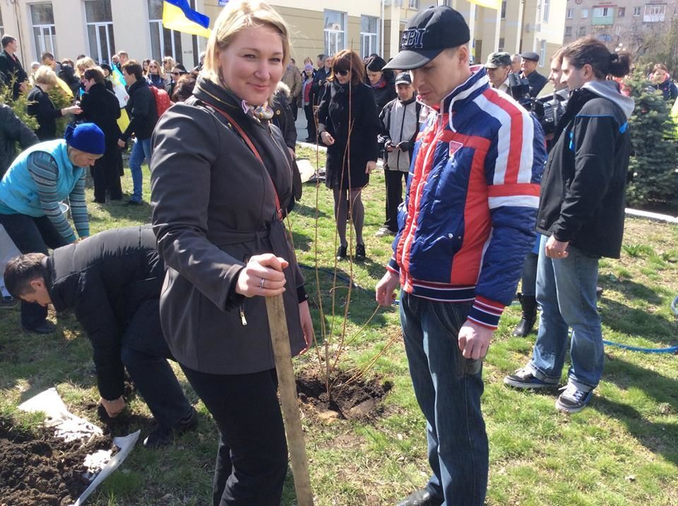 В Северодонецке украинские политики разбили Евросад