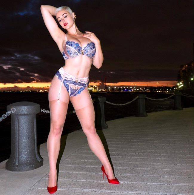 Стефания Феррарио – модель "размера плюс", тело которой вас впечатлит