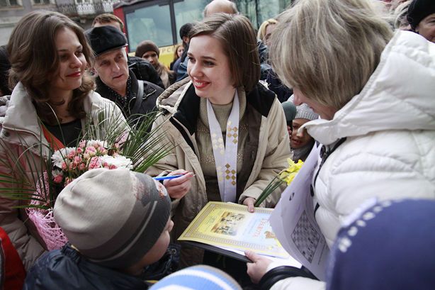 Мэр и дети: Львов ярко встретил чемпионку мира по шахматам