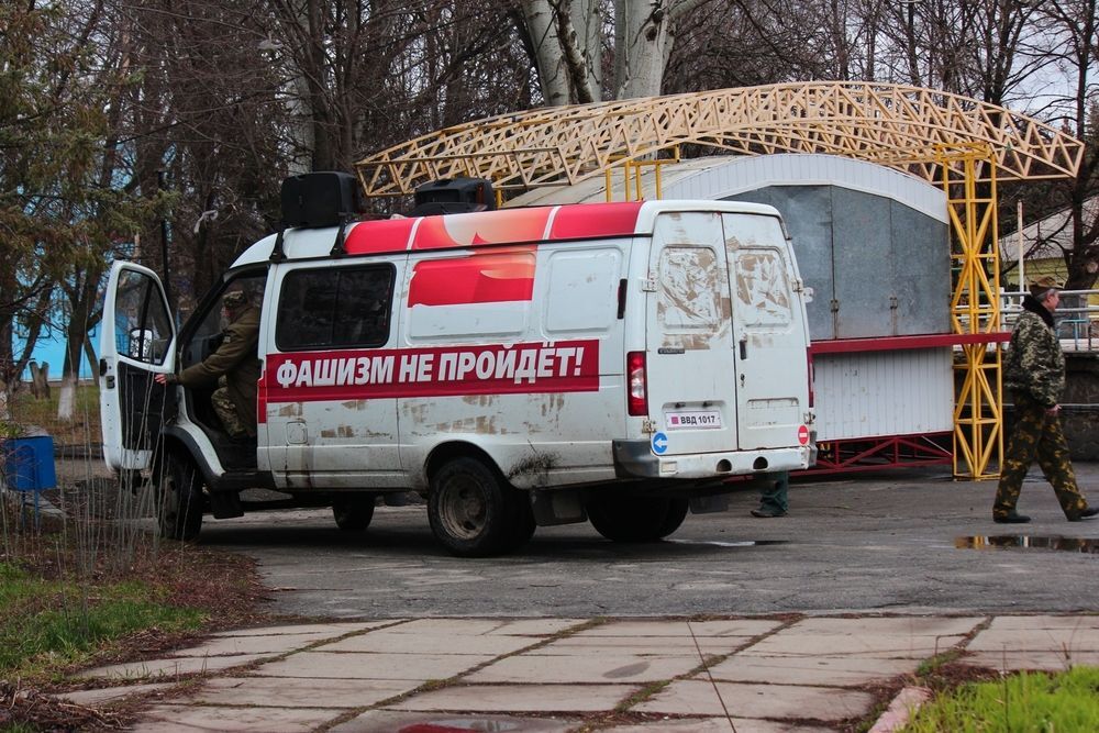 Луганский "зоопарк" на прогулке: власти "ЛНР" примерили на себя роль созидателей
