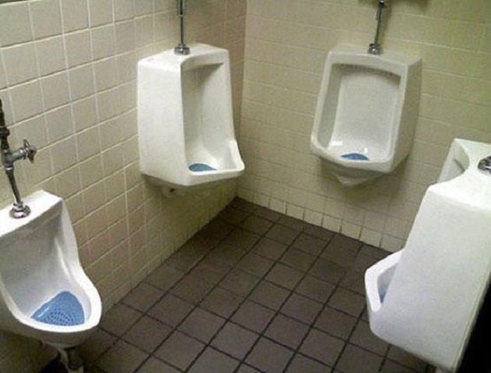 Если смеяться, то только по большому: 15 самых нелепых и смешных туалетов в мире
