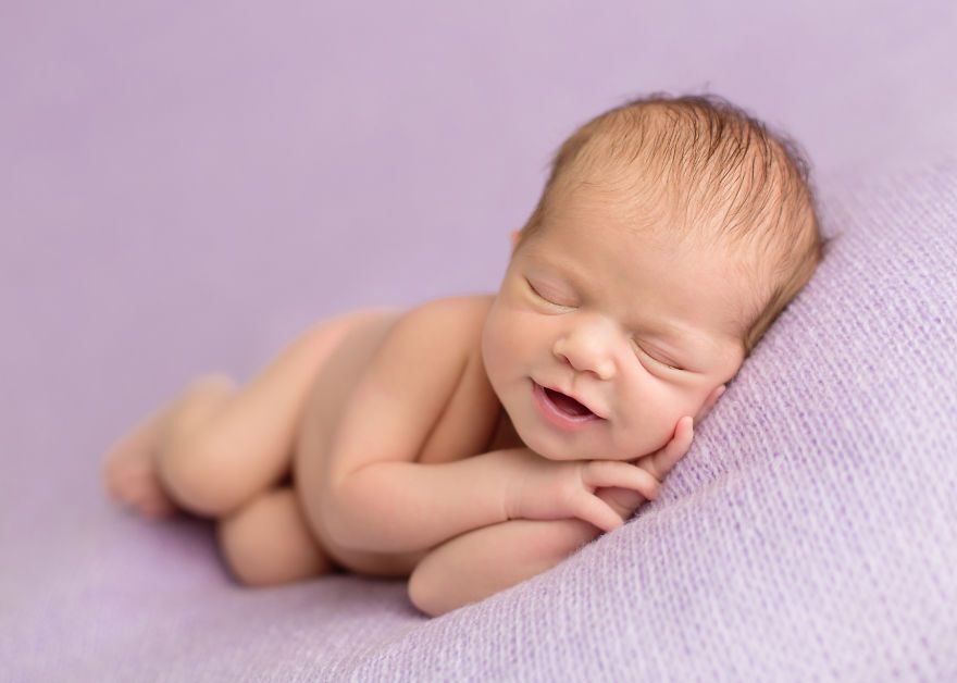 Подборка бесподобных улыбок спящих малышей