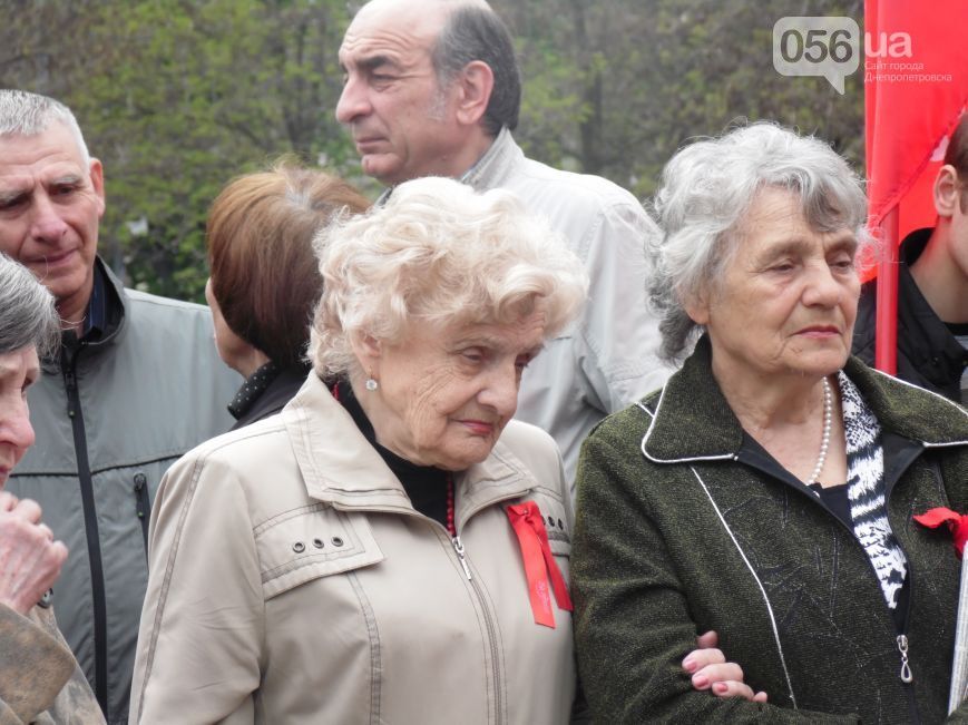 Назад в СССР: в Днепропетровске пенсионеры ностальгировали за Сталиным: фоторепортаж