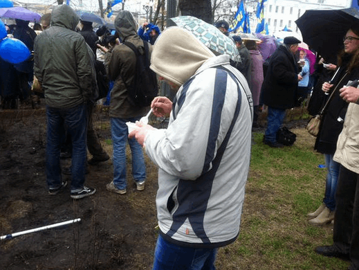 Москвичи "кинули" Жириновского и побежали за бесплатной кашей: опубликованы фото