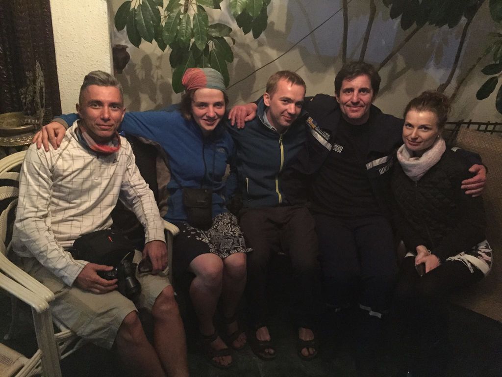 Шкиряк со спасателями наконец-то доехали до Непала: фотофакт