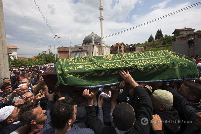 В Македонии объявлен национальный траур по убитым полицейским: фоторепортаж