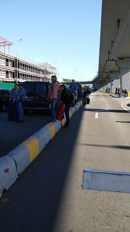 "Поребрик" в аэропорту Борисполя назвали "национальным позорищем": фотофакт