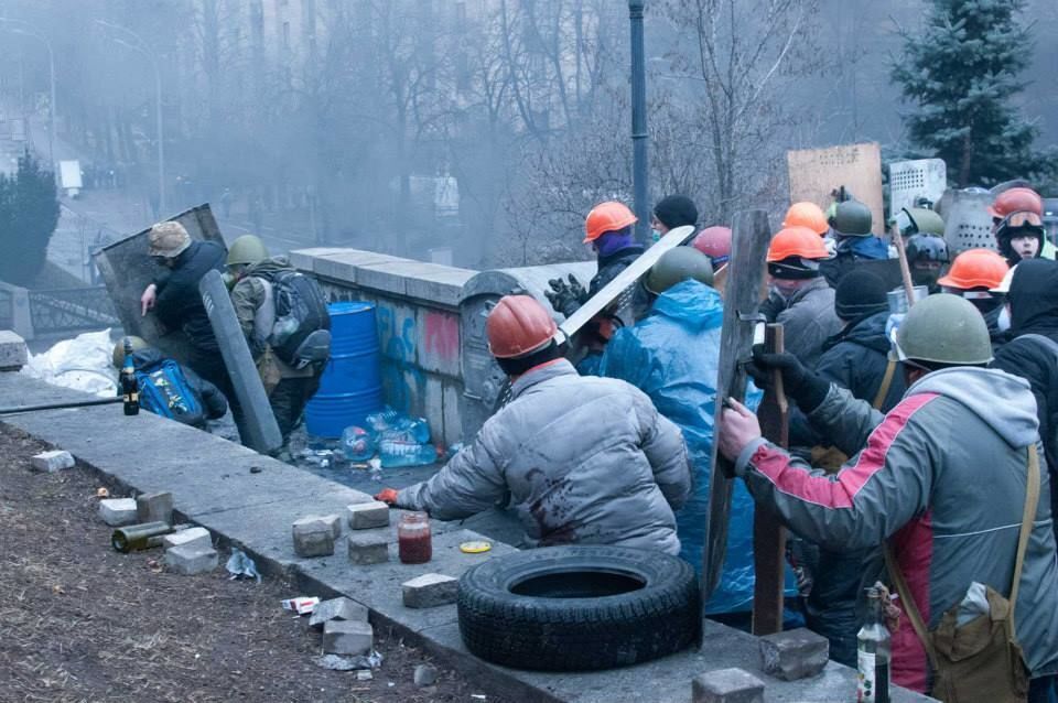 В сети появились новые фото расстрела майдановцев