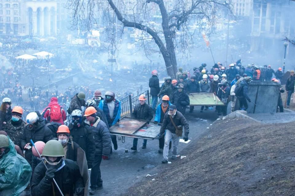 В сети появились новые фото расстрела майдановцев