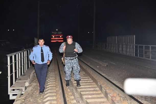 Чергова НП в Одесі: перед поїздом підірвали колії. Опубліковано фото