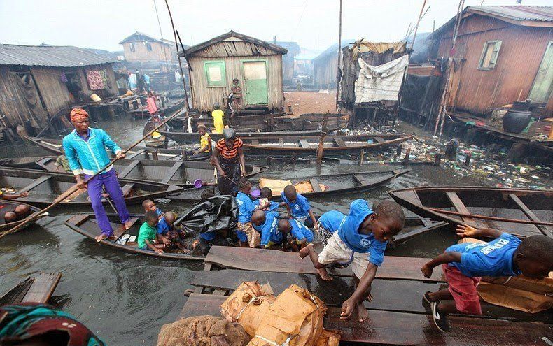 Жизнь на грани: плавающие трущобы в Нигерии
