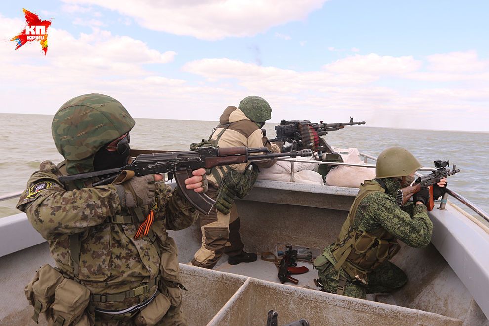 Верхом на ржавом корыте: кремлевские СМИ показали флот "ДНР"