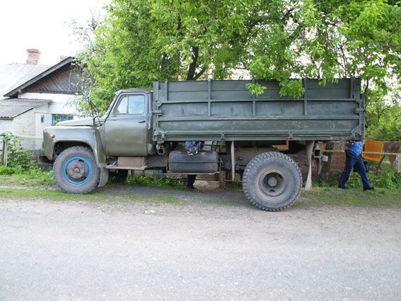 На Сумщині вантажівка збила трьох малолітніх дівчаток