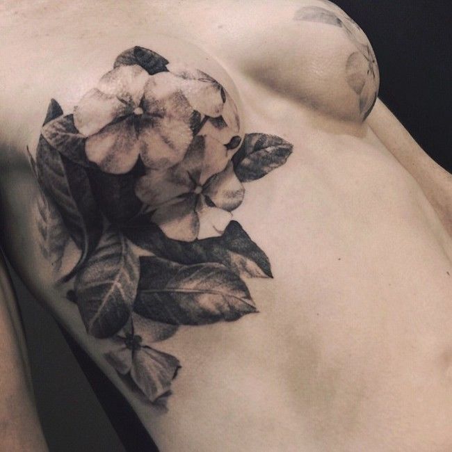 Татуювання проти раку грудей: фото, від яких захоплює дух