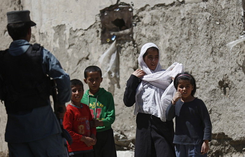 Теракт в Афганистане. Cмертник взорвал миссию ЕС, погибли дети: фоторепортаж