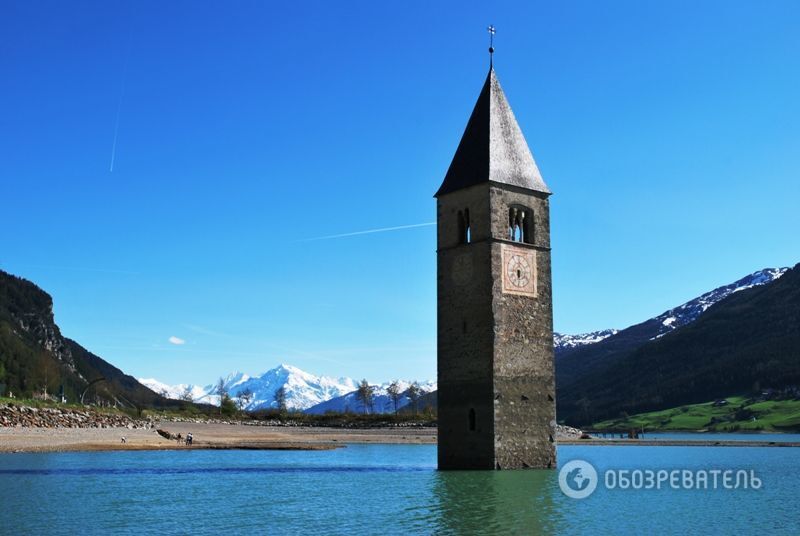 Уникальное место в Италии: затопленная церковь на озере Резия