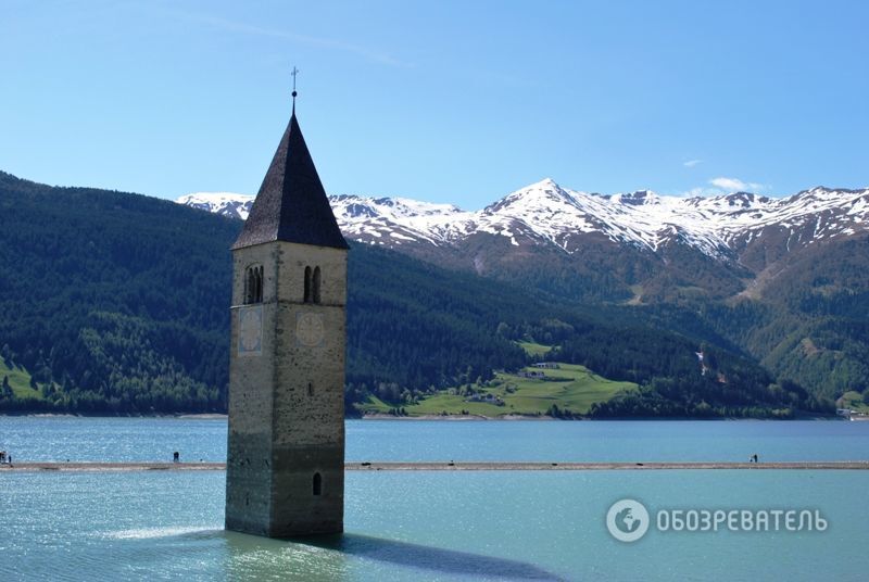 Уникальное место в Италии: затопленная церковь на озере Резия