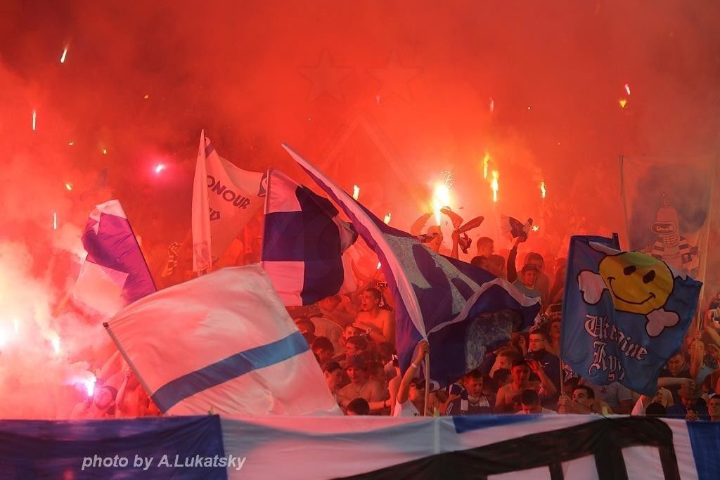 Самые яркие фото "золотого" матча "Динамо"