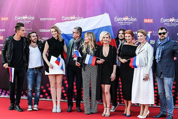 Бородатая Кончита и звёзды "Евровидения-2015" на красной дорожке церемонии открытия конкурса