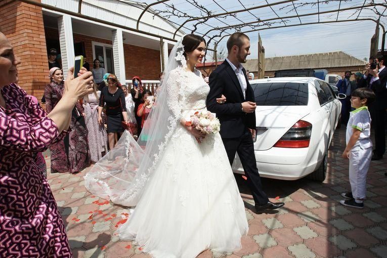 Песни и пляски: как проходит традиционная свадьба в Чечне