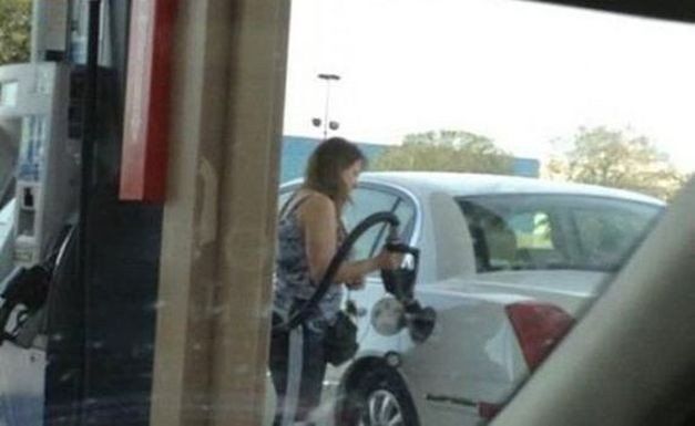 Короли бензоколонки: чудаки на заправках разрывают интернет