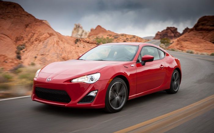 Кризис мечте не помеха: 15 самых быстрых и недорогих авто