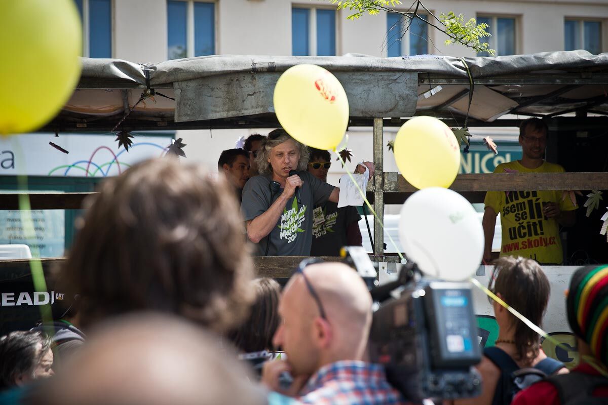 Марш за легализацию марихуаны в Праге