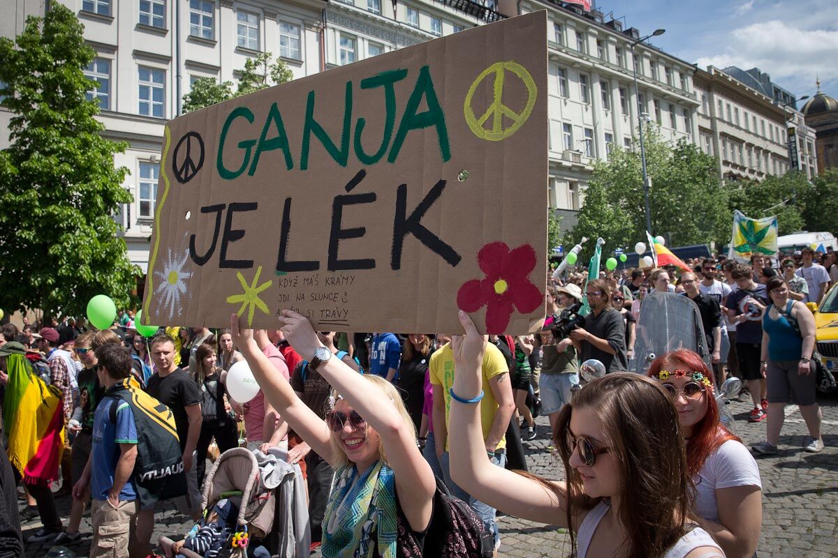 Марш за легализацию марихуаны в Праге