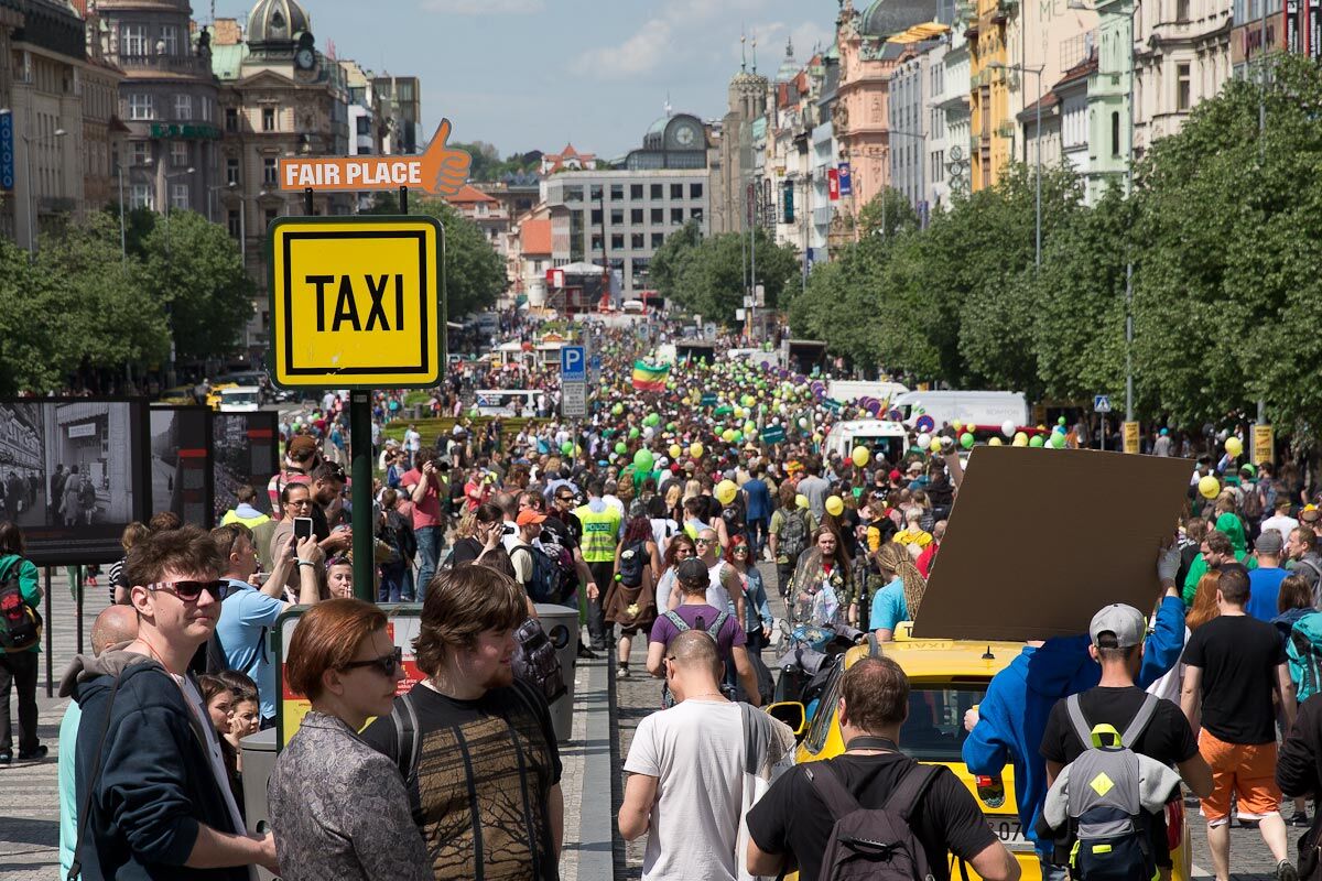 Марш за легализацию марихуаны в Праге