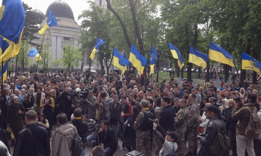 Одесса помнит: горожане вышли сразу на два митинга