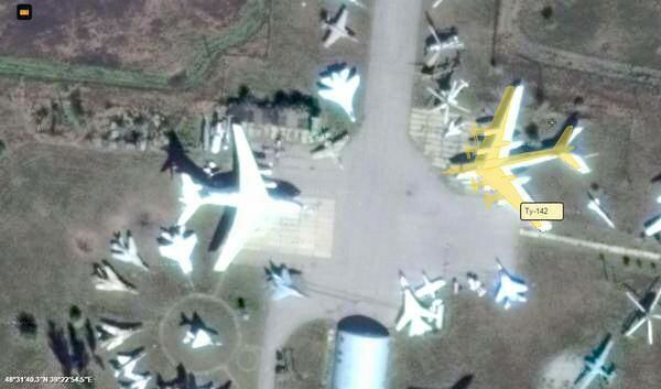 Террористы засветили в Луганске свой новый самолет: фотофакт