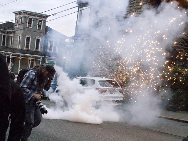 Май без мира: демонстрация в Сиэтле превратилась в бойню – фото и видео беспорядков