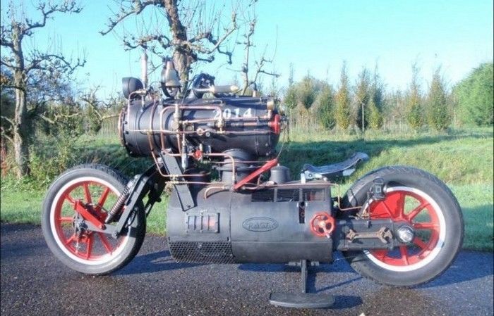 Покурили: голландцы создали уникальный мотоцикл-паровоз