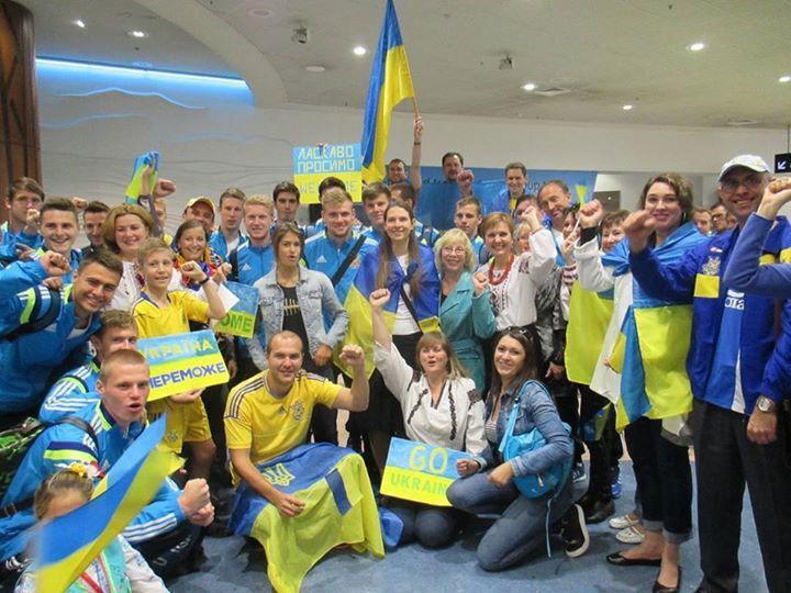 Сборную Украины патриотично встретили на "экзотическом" чемпионате мира