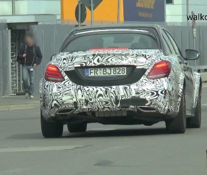 Шпионы рассекретили новый Mercedes: эффектные фото и видео