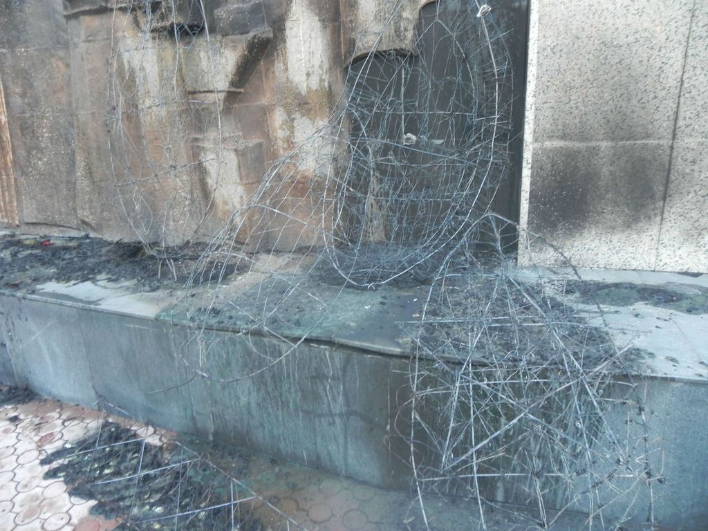 В России сожгли мемориал Победы. Фотофакт