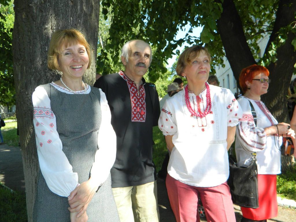 Под Артемовском впервые прошел День вышиванки. Фото