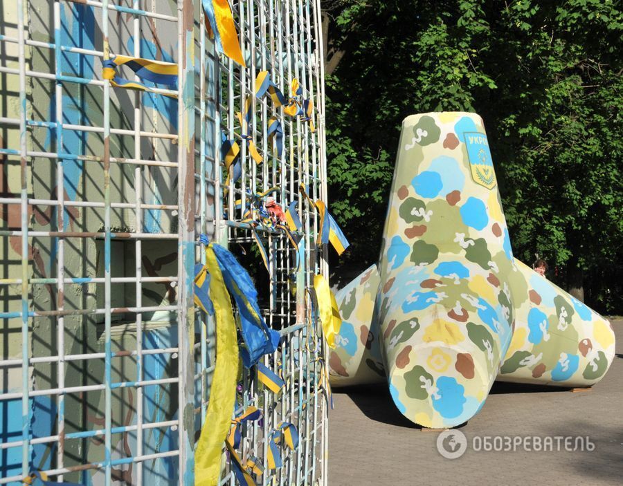 Прифронтовой Мариуполь надел вышиванки: фоторепортаж