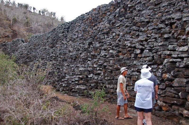 Печальная "Стена слез" на Галапагосских островах