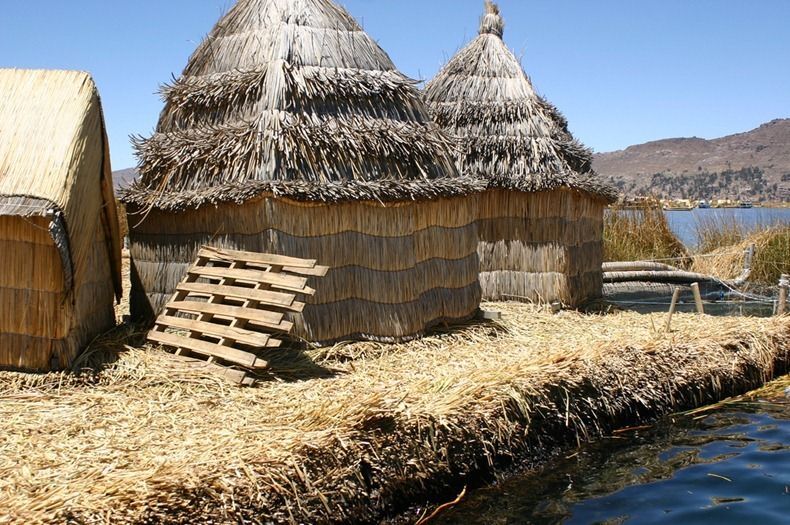 Красочная жизнь индейцев на плавающих островах озера Титикака