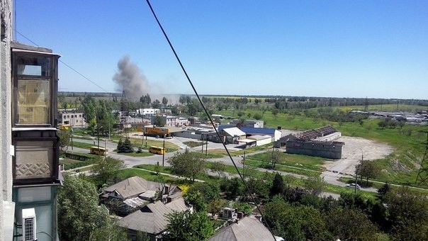 Мариупольчан напугал сильный взрыв на блокпосту и клубы дыма в небе: фото и подробности происшествия